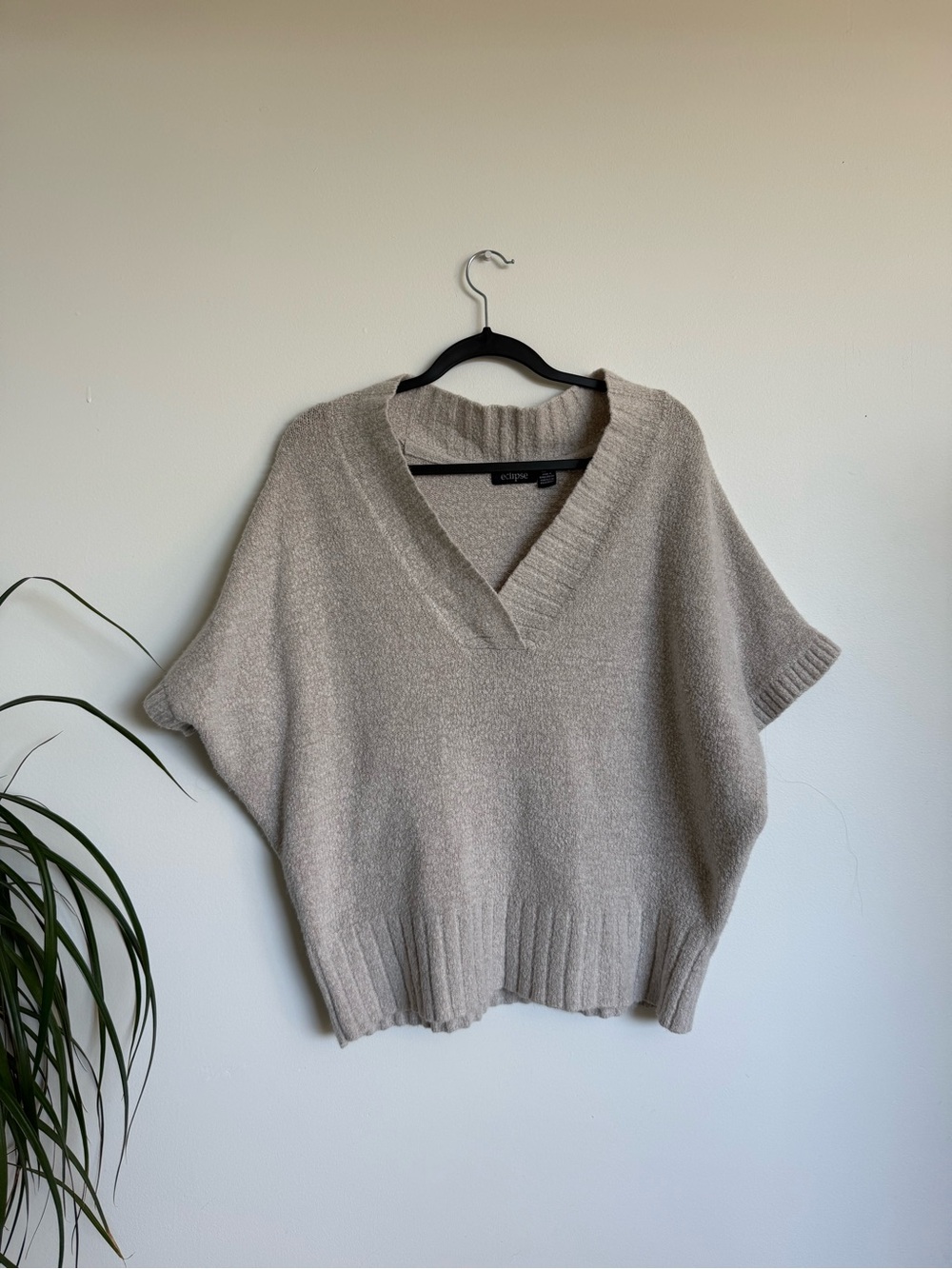 Eclipse Relaxed V-Neck Short Sleeve Sweater in Light Taupe